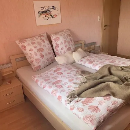 With 3 Bedrooms Hasselberg